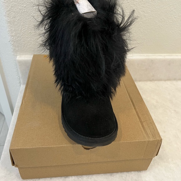 Black fluffy Ugg boots - brand new - Picture 2 of 7